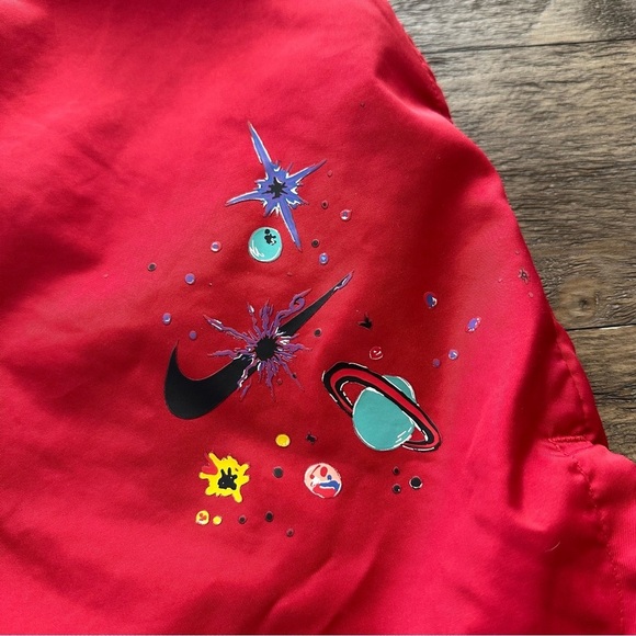 Nike size Medium Red Woven Flow LT Athletic Shorts Mesh Lined Activewear Planets - Picture 5 of 9